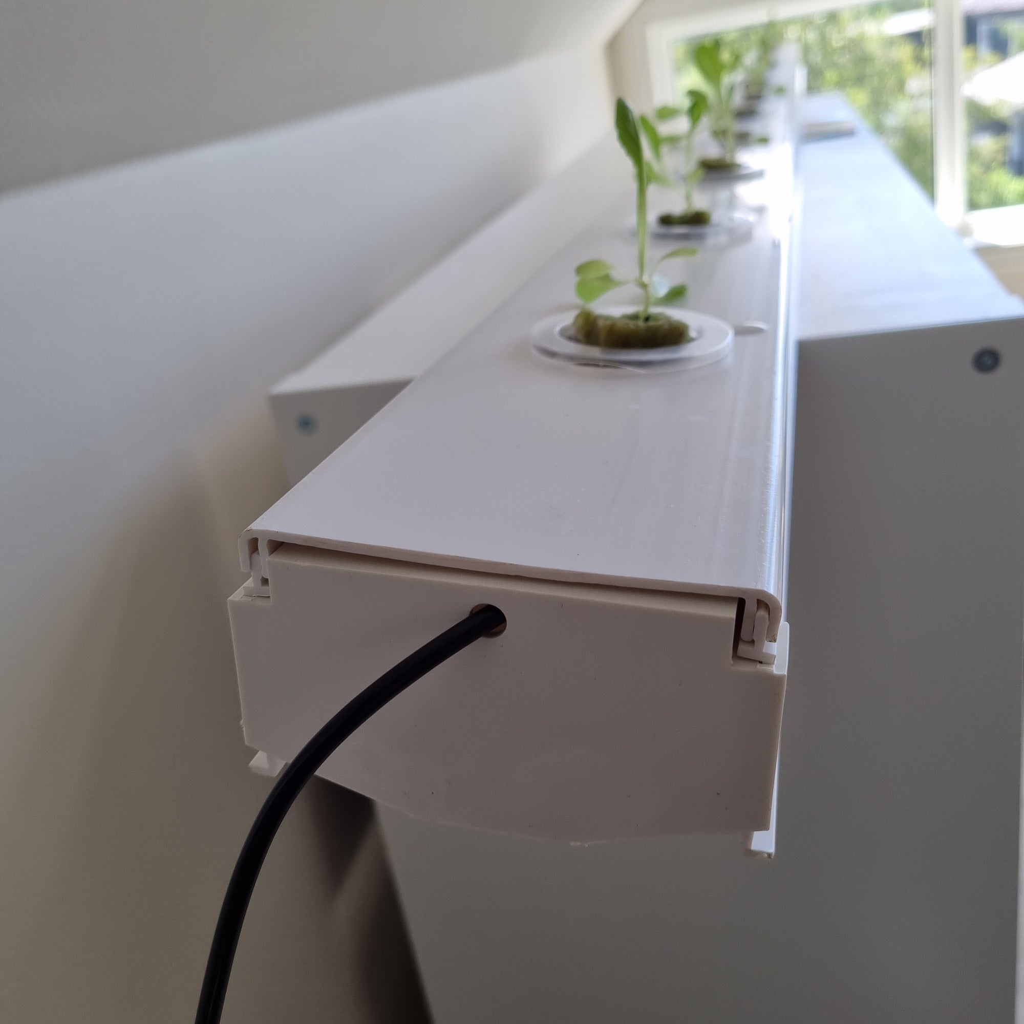 Kanaler for hydroponisk dyrking (hydroponic channel). 5cm diameter på hull.