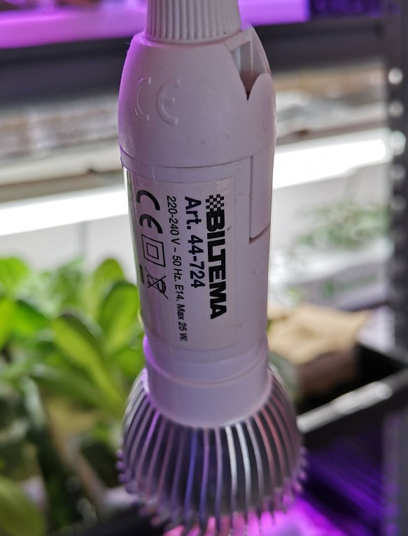 Full spektrum LED vekstlys med 28 dioder for E14 sokkel. Colere.Pro-02