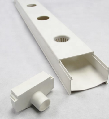 Kanaler for hydroponisk dyrking (hydroponic channel). 5cm diameter på hull.